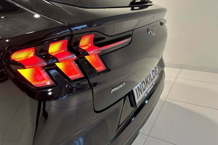 Sort Ford Mustang Mach-E fra 2022