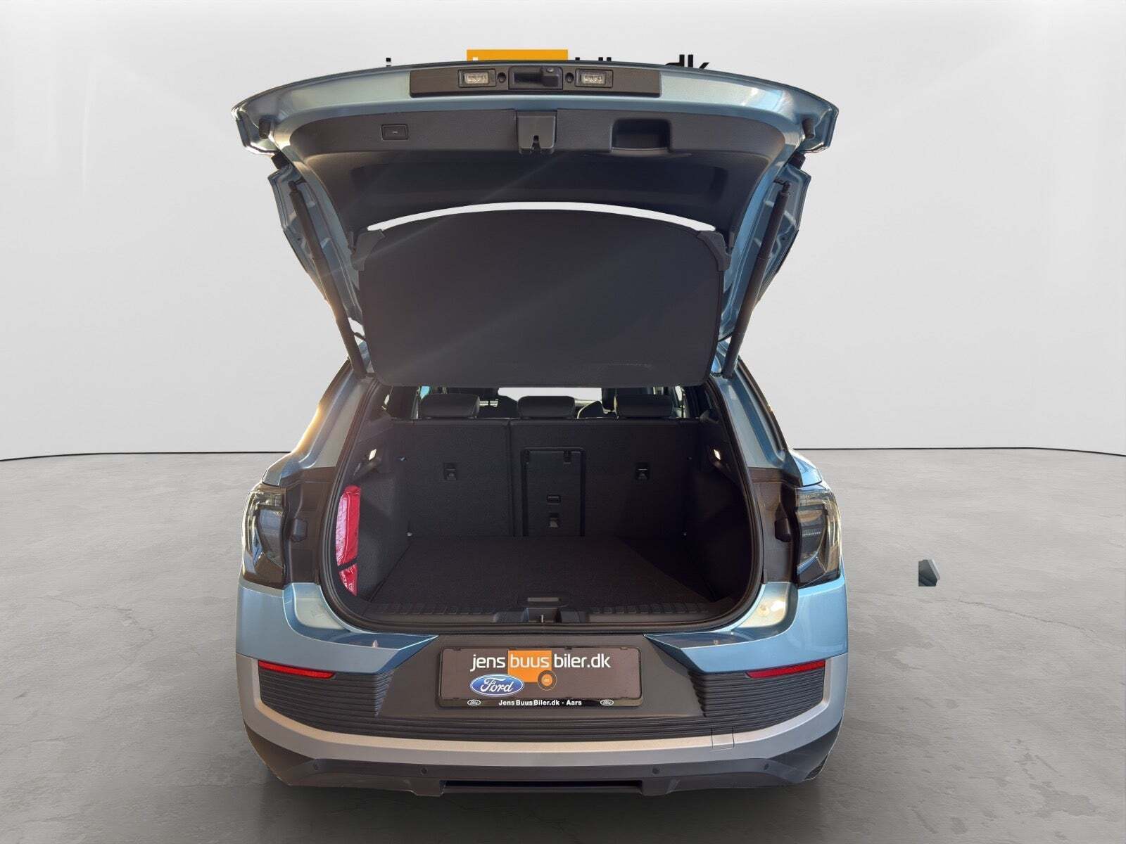 Ford Explorer 77 Select Extended Range