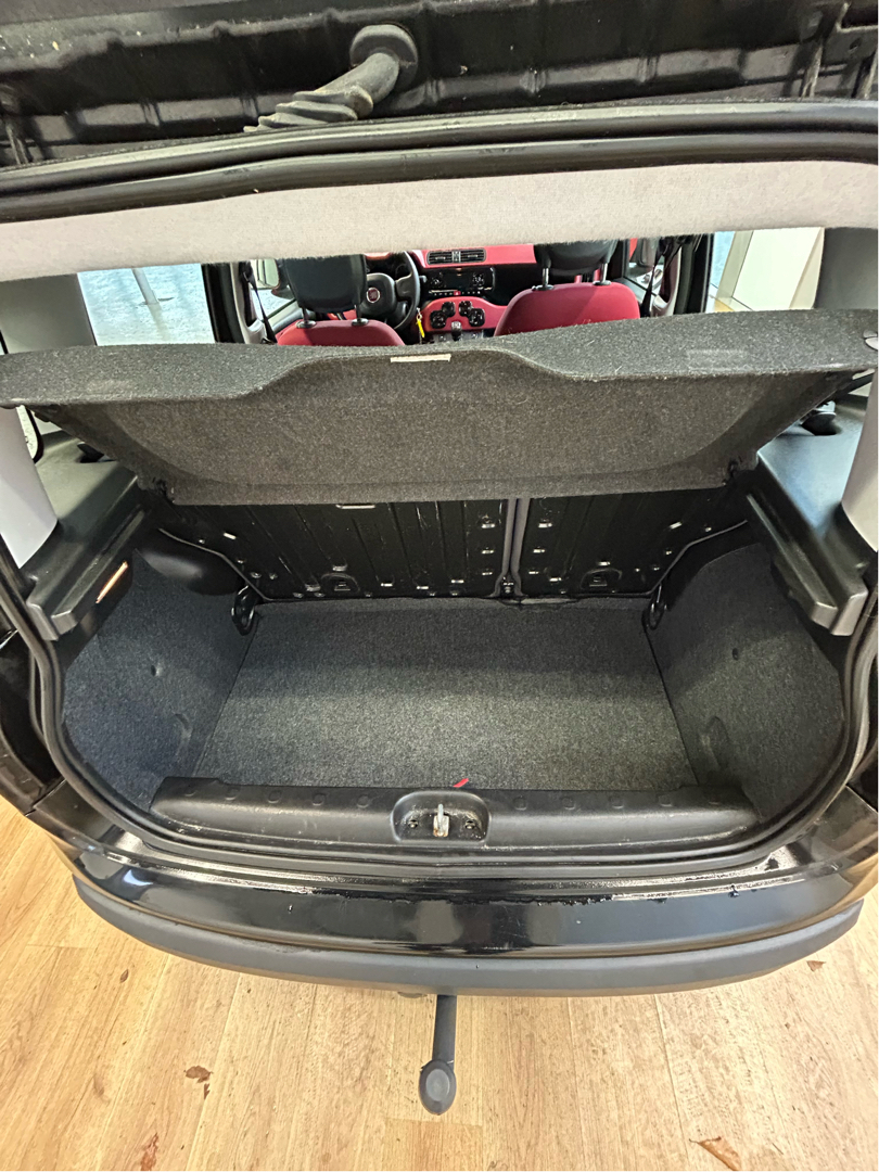 Sort Fiat Panda fra 2012