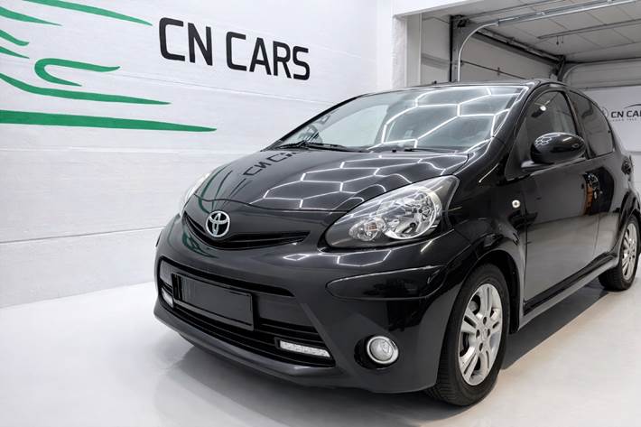 Sort Toyota Aygo fra 2013
