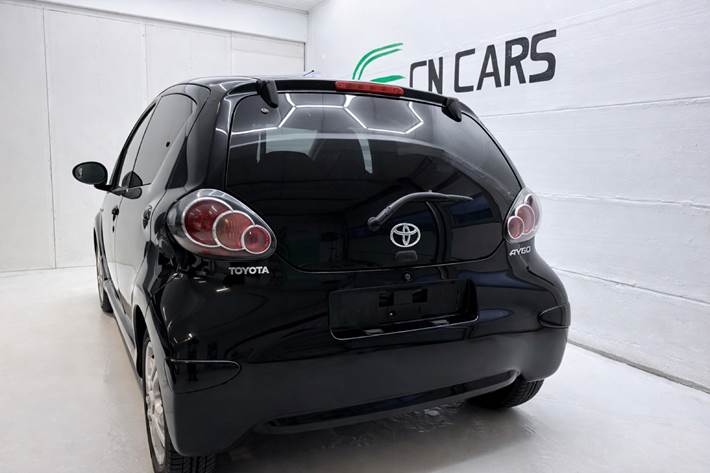 Sort Toyota Aygo fra 2013