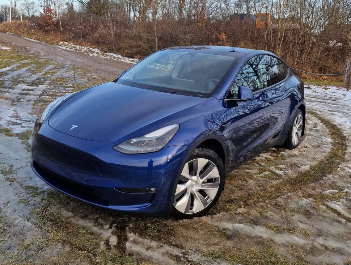 Tesla Model Y Long Range AWD