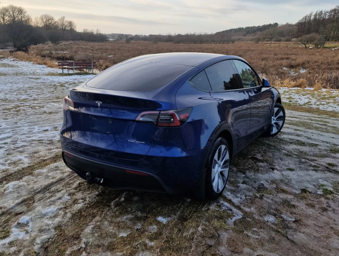 Tesla Model Y Long Range AWD