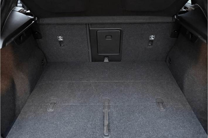 Blå Volvo XC40 fra 2022