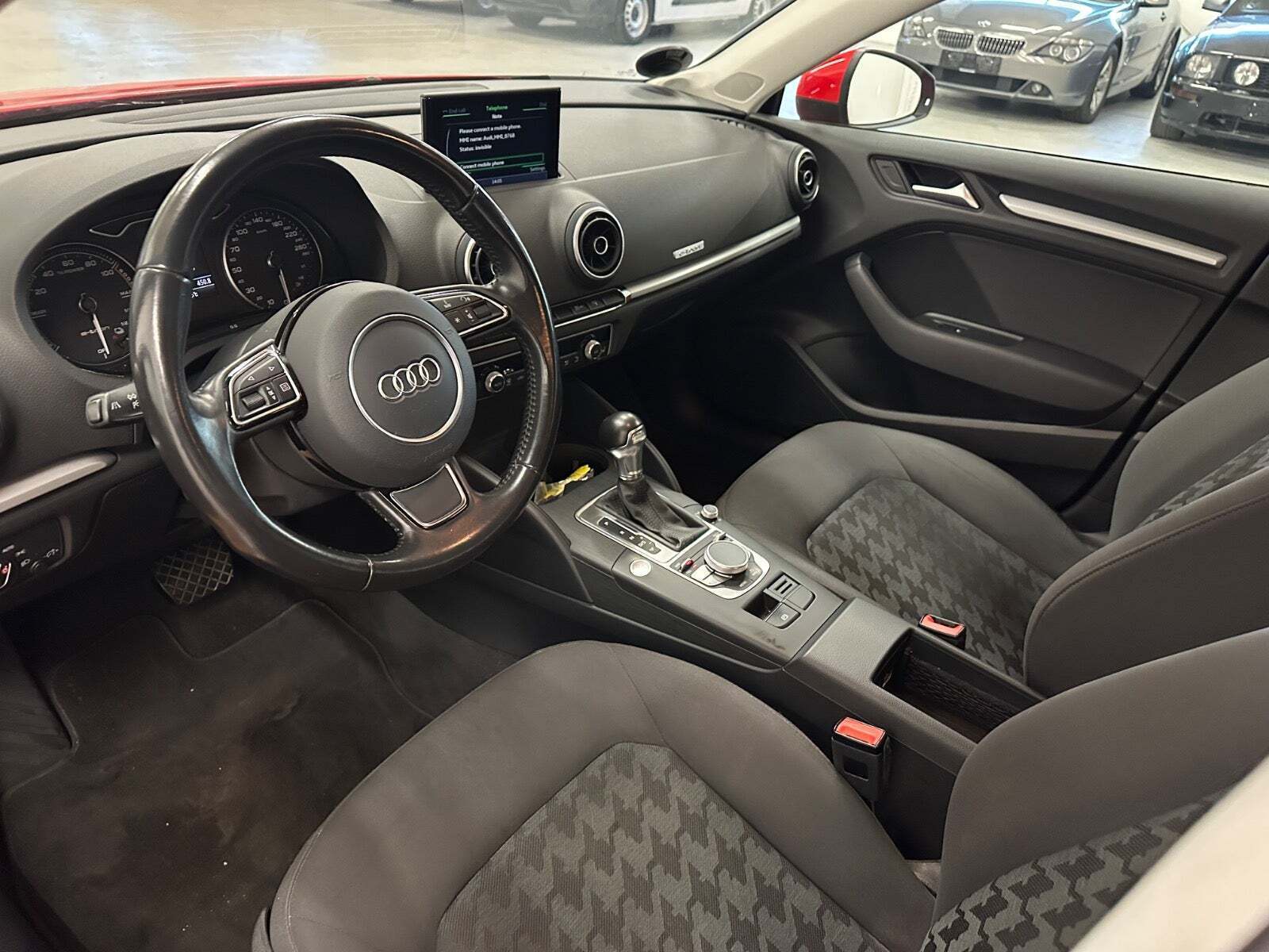 Rød Audi A3 fra 2016