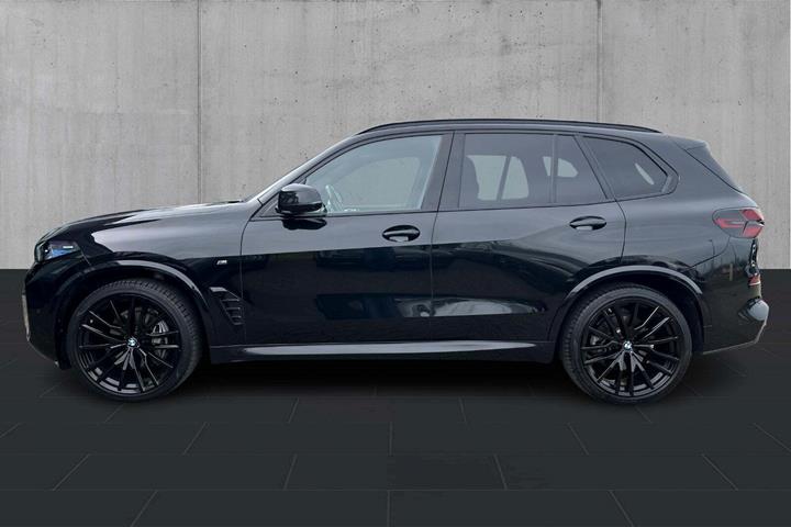Sort BMW X5 fra 2024