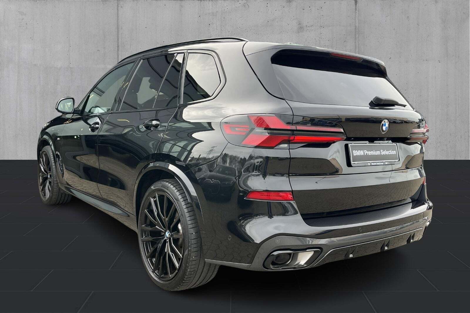 Sort BMW X5 fra 2024