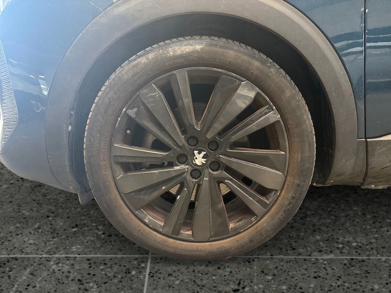 Peugeot 3008 1,6 Hybrid First Selection EAT8