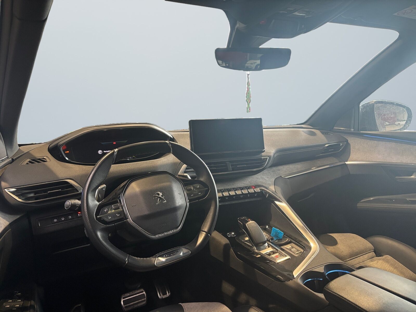 Peugeot 3008 1,6 Hybrid First Selection EAT8