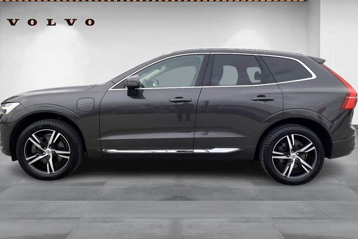Grå Volvo XC60 fra 2022