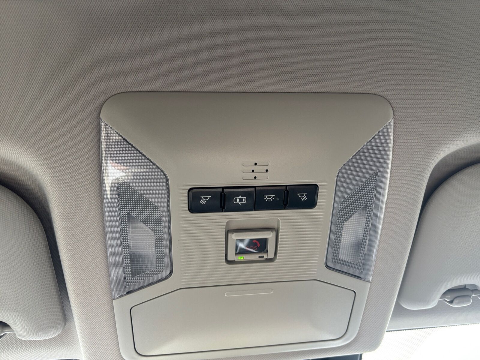 Grå Toyota RAV4 fra 2019