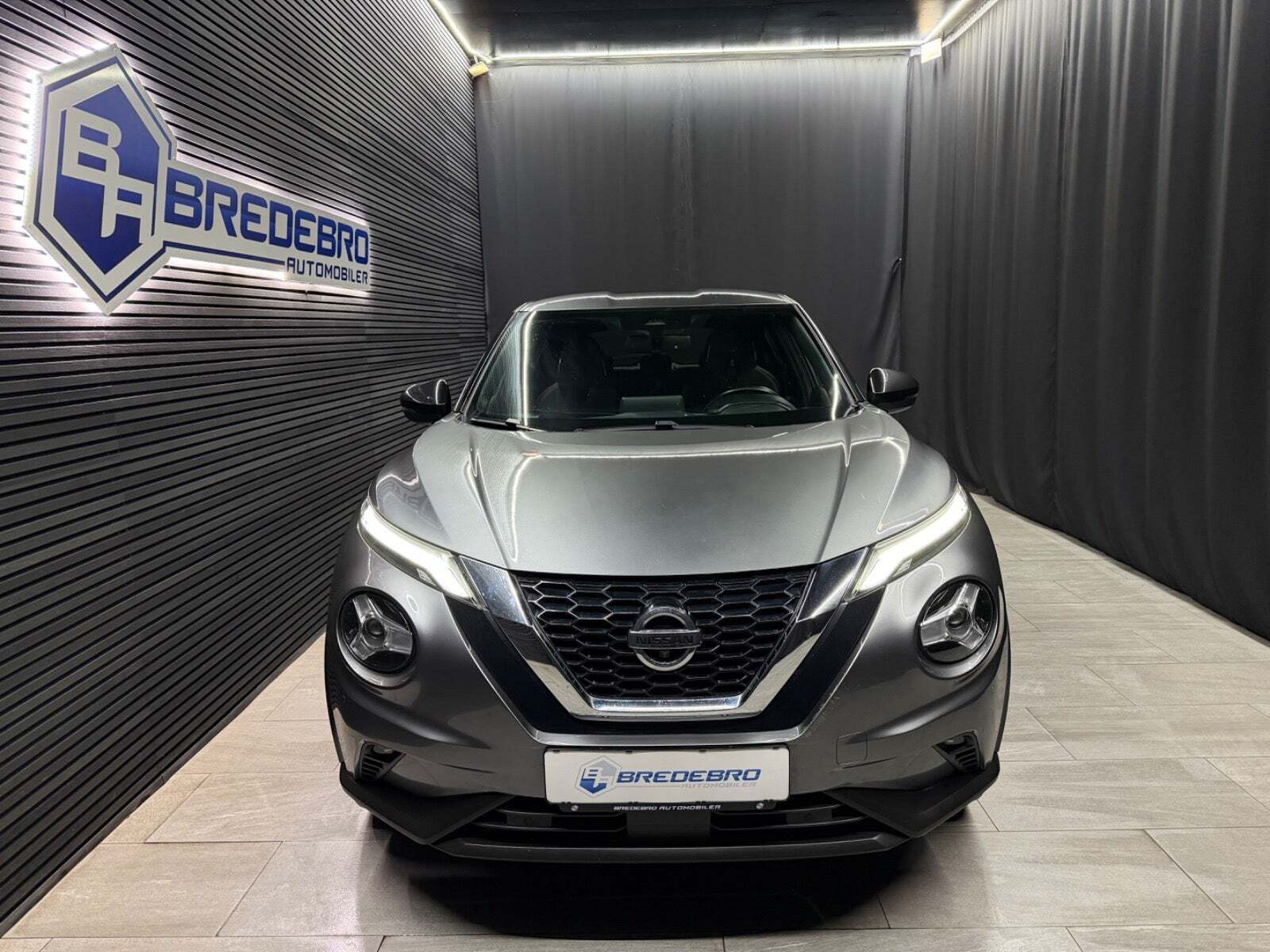 Grå Nissan Juke fra 2020