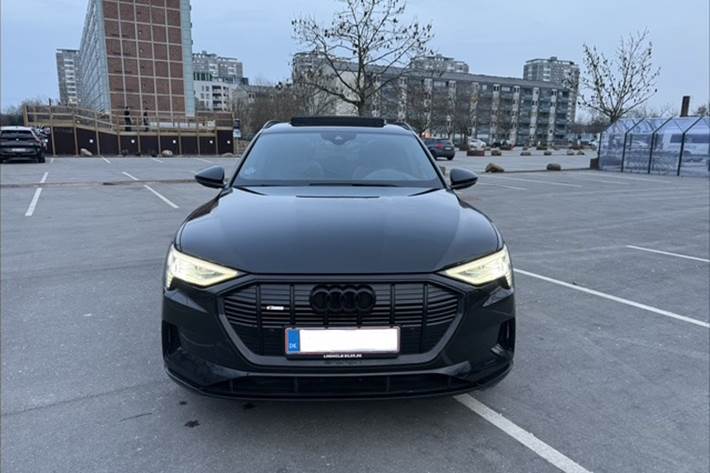 Sort Audi e-tron fra 2020