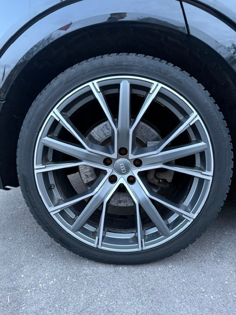 Sort Audi e-tron fra 2020