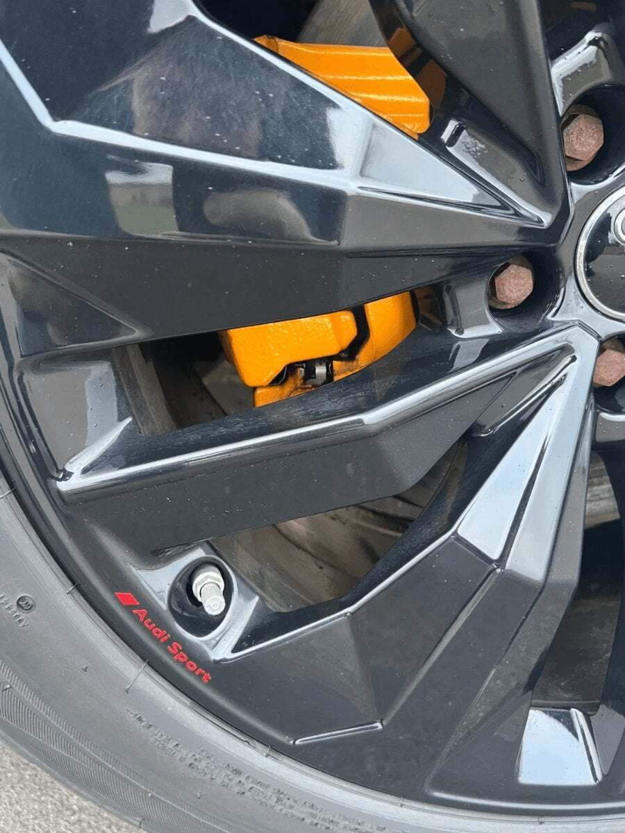 Hvid Audi e-tron S fra 2021