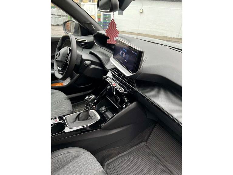 Peugeot 2008 1,2 PureTech 100 Black Selection