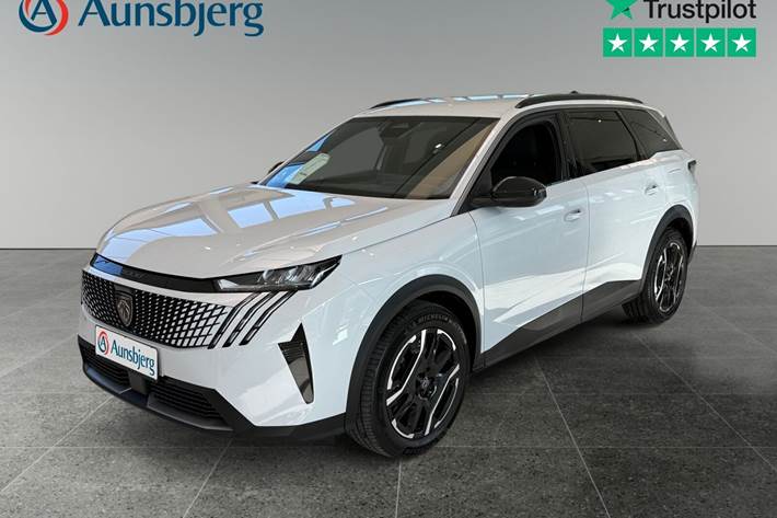 Hvid Peugeot e-5008 fra 2025 set udefra