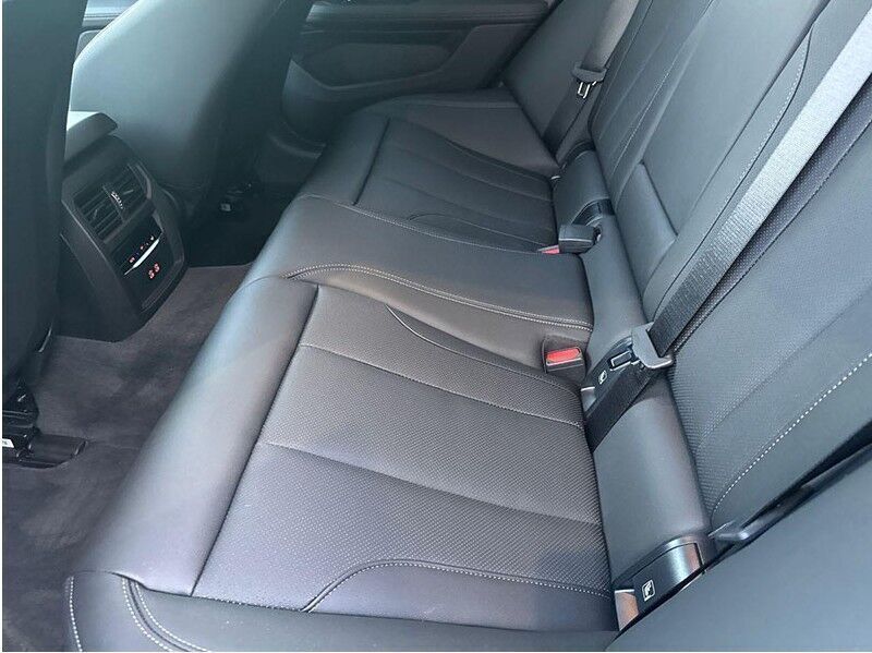 Sort BMW i4 fra 2025