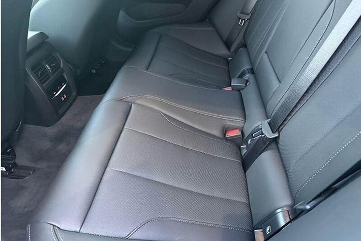 Sort BMW i4 fra 2025