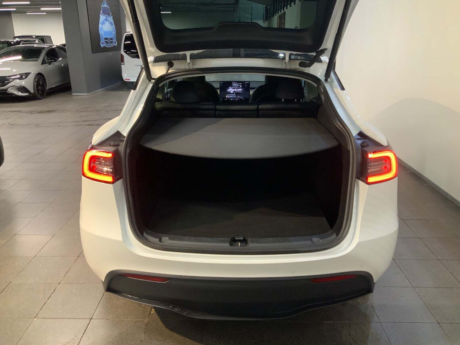 Tesla Model Y Long Range AWD