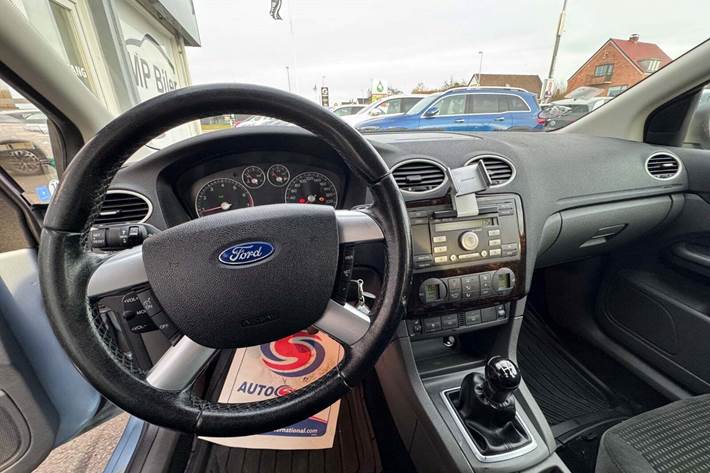 Blå Ford Focus fra 2005