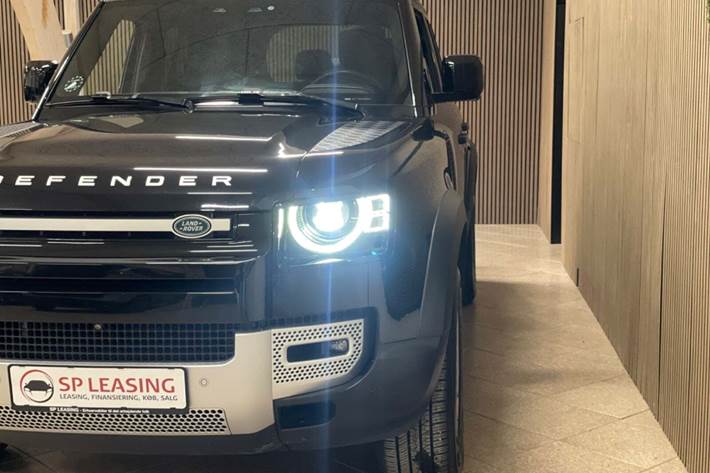 Sort Land Rover Defender 110 fra 2021