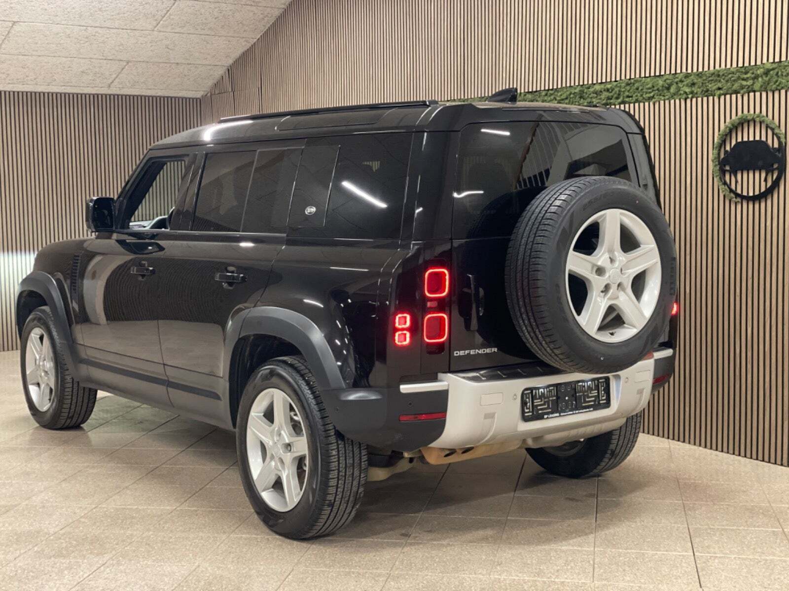 Land Rover Defender 110 3,0 D250 Hard Top HSE aut. Van