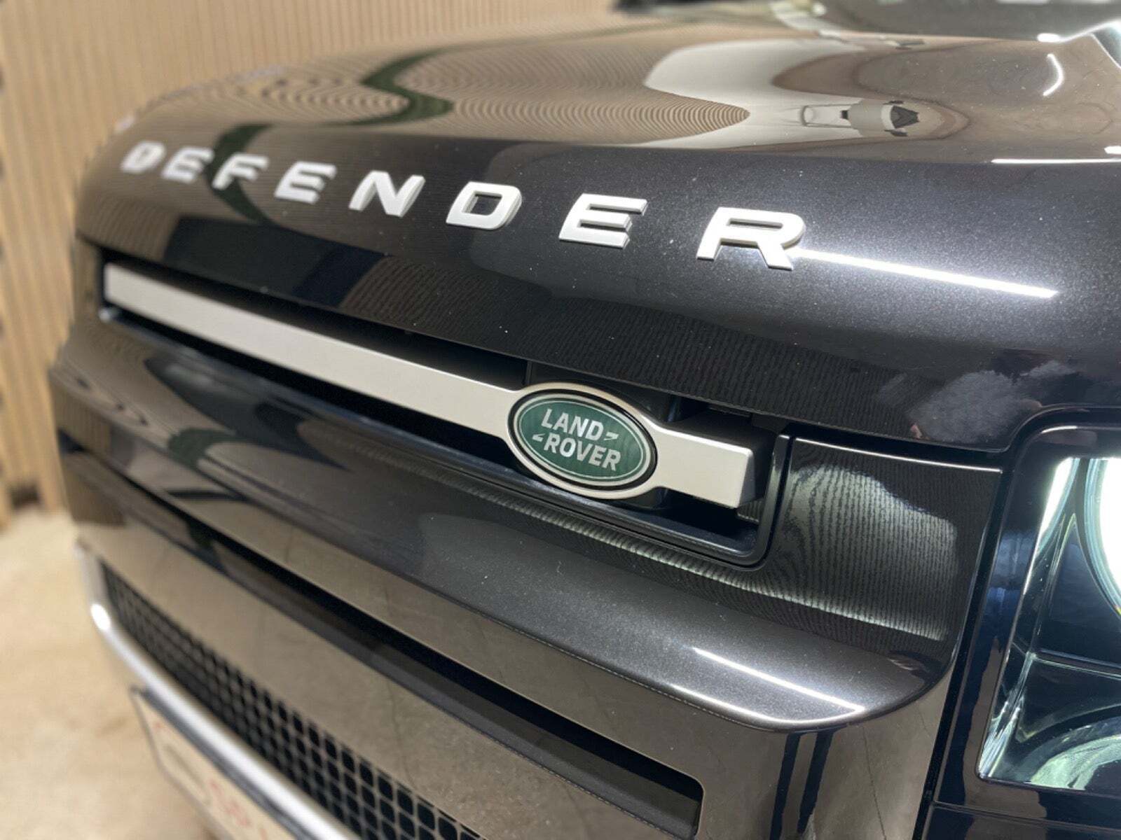 Sort Land Rover Defender 110 fra 2021