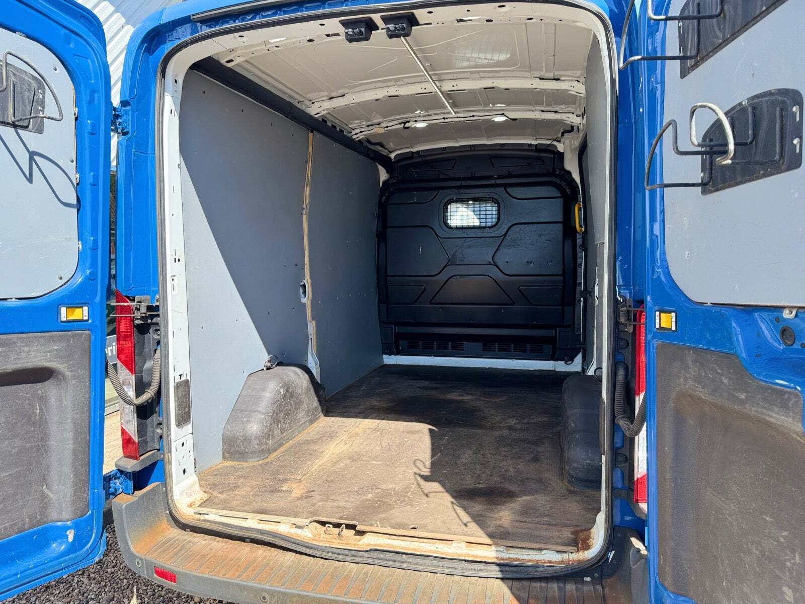 Blå Ford Transit 350 L2 Van fra 2017