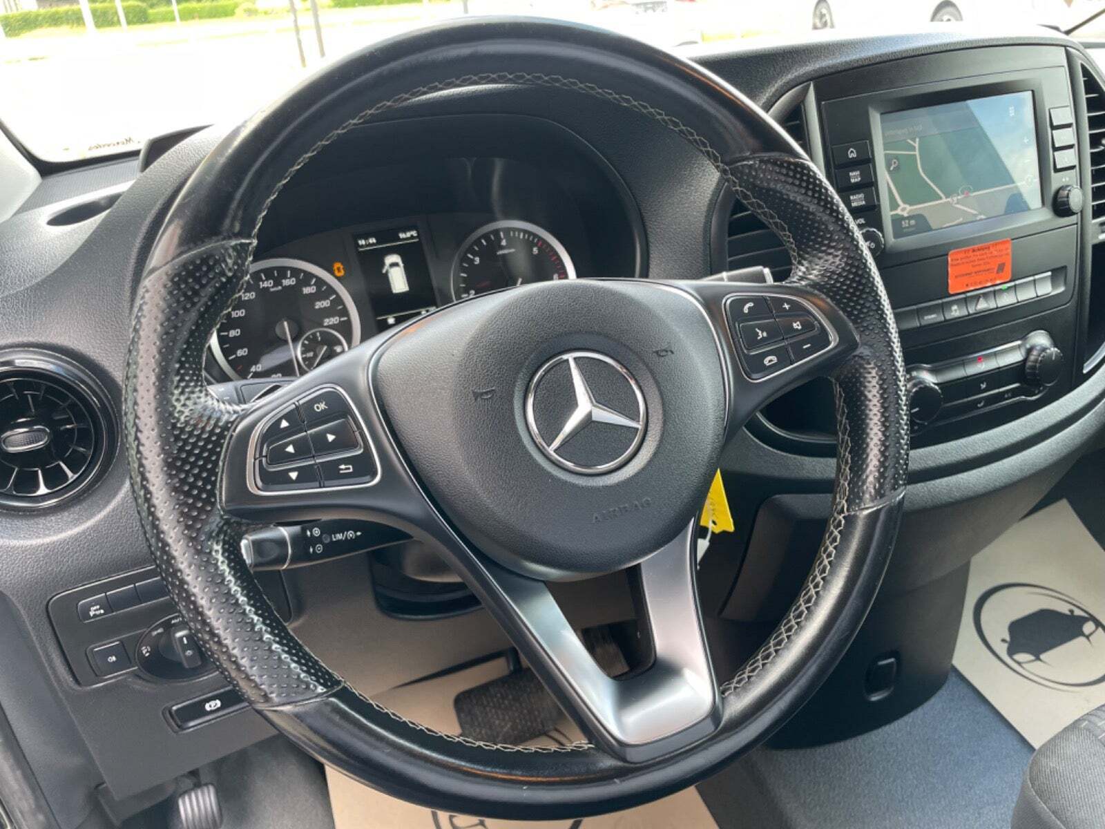 Sort Mercedes Vito 116 fra 2021