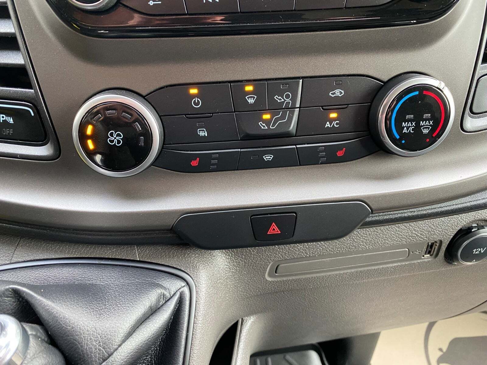 Rød Ford Transit Custom 320S fra 2020