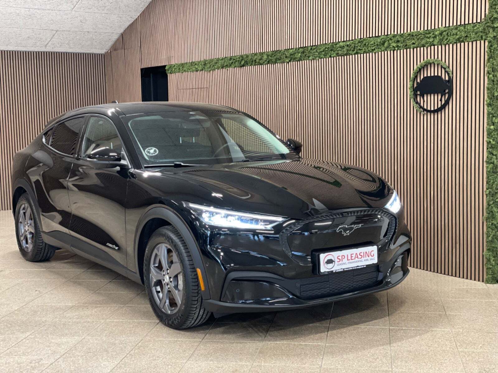 Ford Mustang Mach-E 70 Standard Range