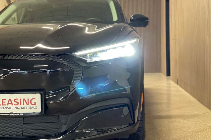 Sort Ford Mustang Mach-E fra 2023