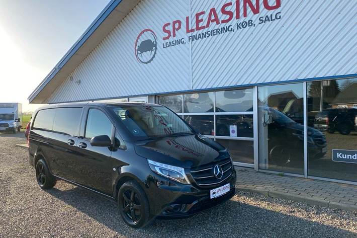 Sort Mercedes Vito 119 fra 2020
