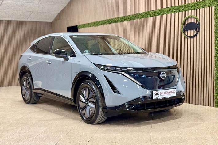 Grå Nissan Ariya fra 2023
