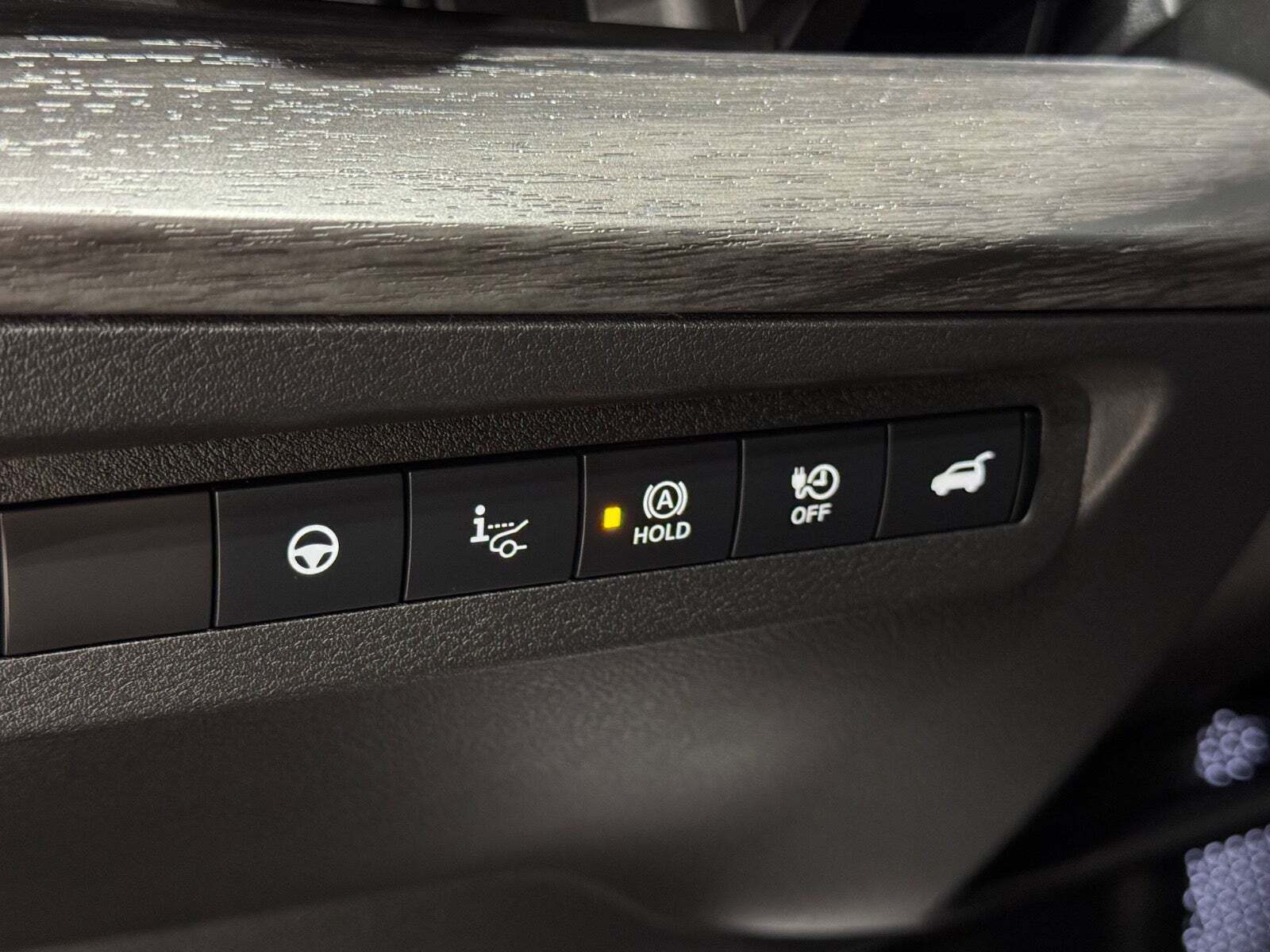 Grå Nissan Ariya fra 2023