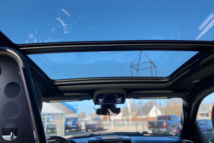 Grå Dodge RAM 1500 fra 2020