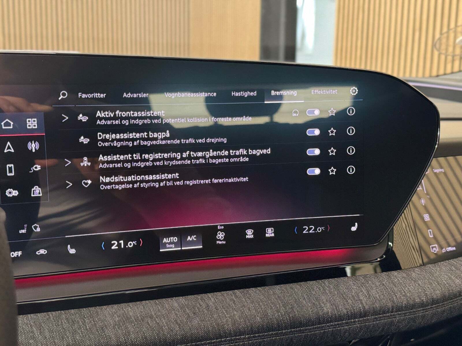 Sort Audi Q6 e-tron fra 2024