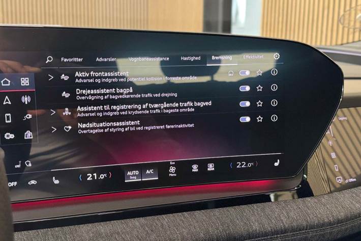 Sort Audi Q6 e-tron fra 2024