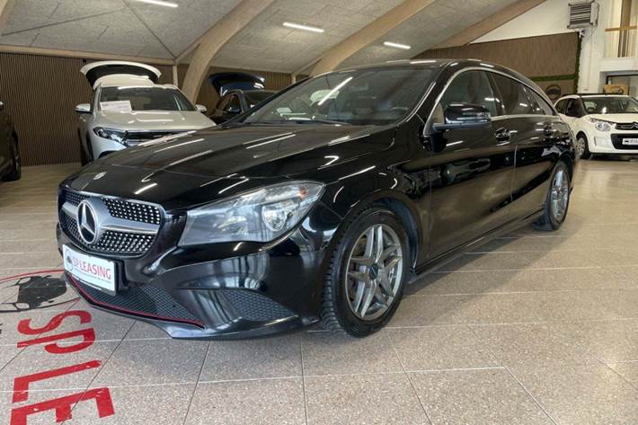 Sort Mercedes CLA200 fra 2016