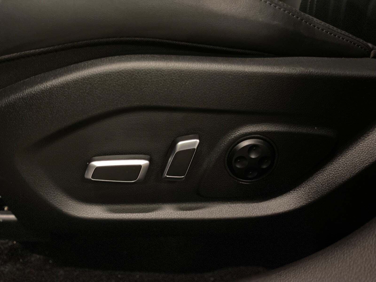 Sort Voyah Free fra 2024