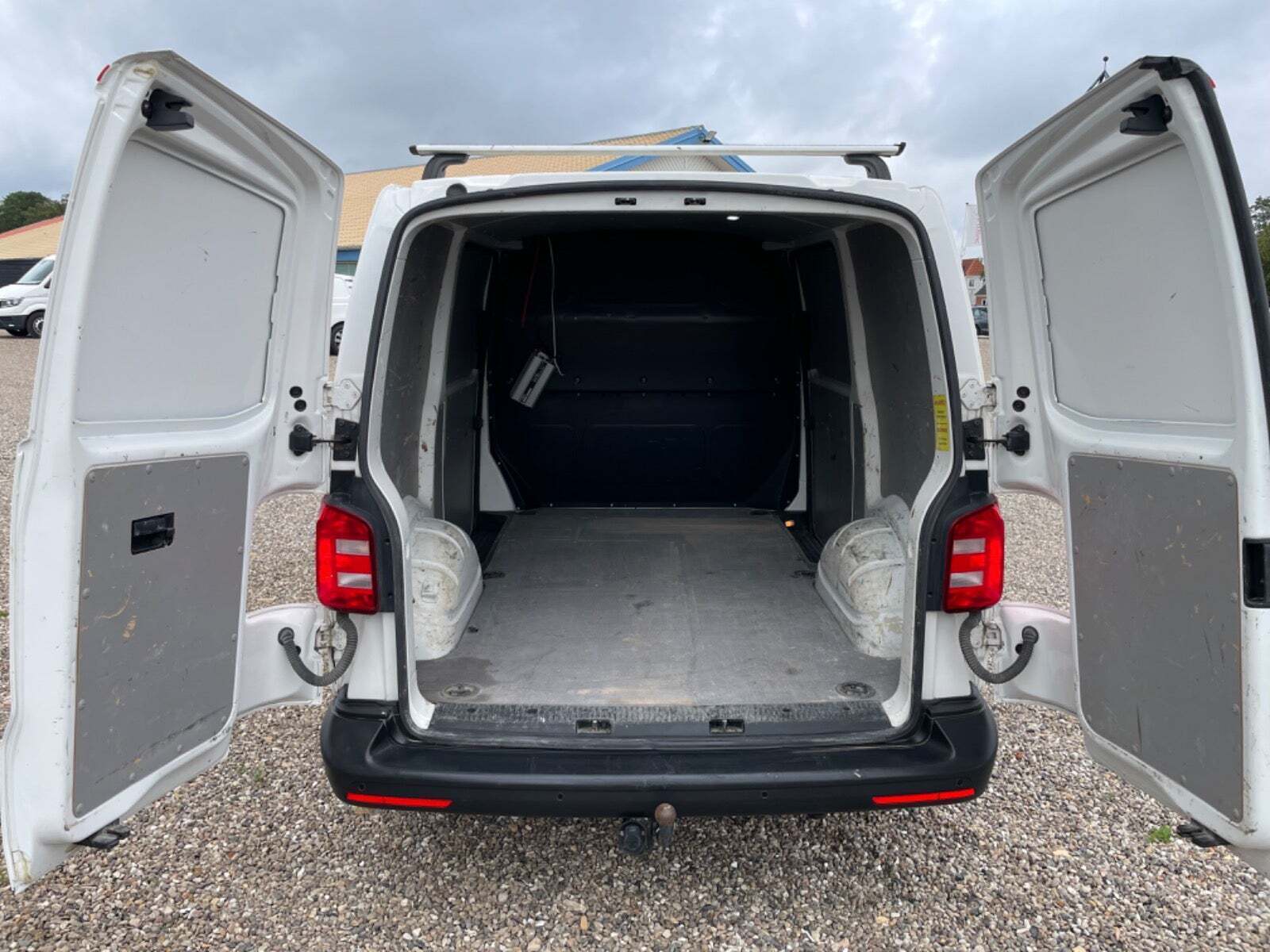 VW Transporter 2,0 TDi 150 Kassevogn DSG kort