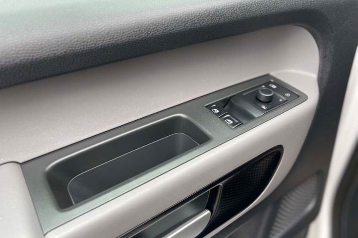 Hvid VW ID.Buzz fra 2024