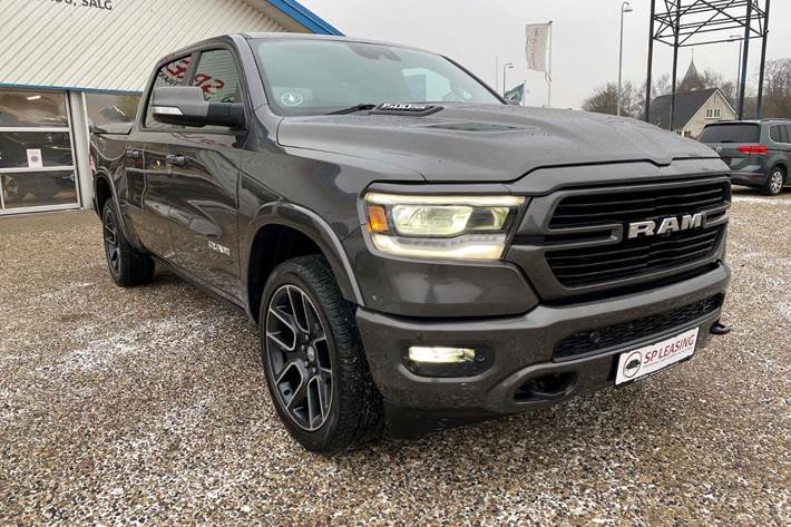 Grå Dodge RAM 1500 fra 2020
