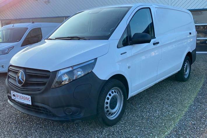 Hvid Mercedes eVito 112 fra 2022