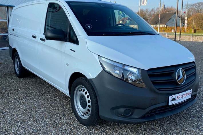 Hvid Mercedes eVito 112 fra 2022