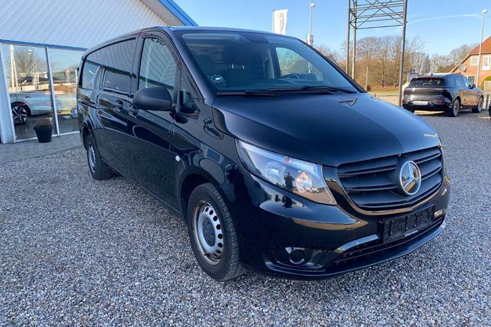 Sort Mercedes Vito 114 fra 2020