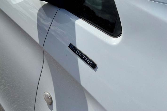 Hvid Mercedes eVito 112 fra 2022