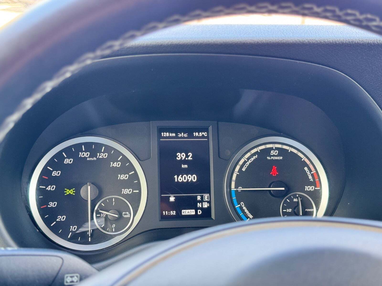 Hvid Mercedes eVito 112 fra 2022