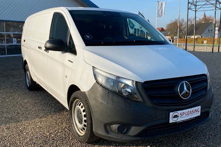 Hvid Mercedes eVito 112 fra 2023